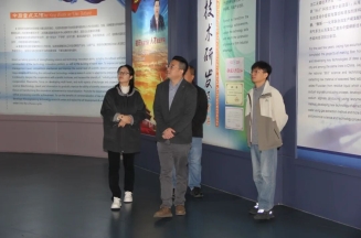 青島海洋生物醫藥研究院到潔晶集團參觀洽談合作